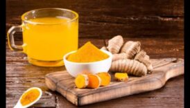 توهج الصباح: ابدأ يومك بشكل صحيح مع رشفات الكركم المشعة