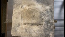 كنوز كبسولة الزمن: الكشف عن المواقع التاريخية العالمية