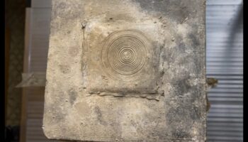 كنوز كبسولة الزمن: الكشف عن المواقع التاريخية العالمية