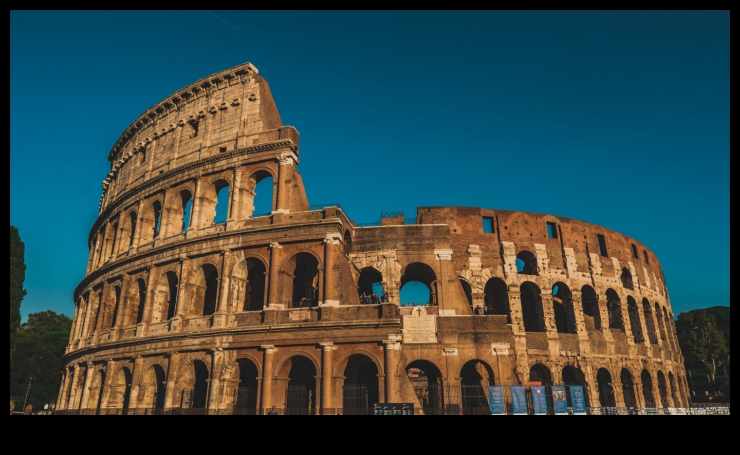 أصداء العصور: سيمفونية المواقع التاريخية العالمية