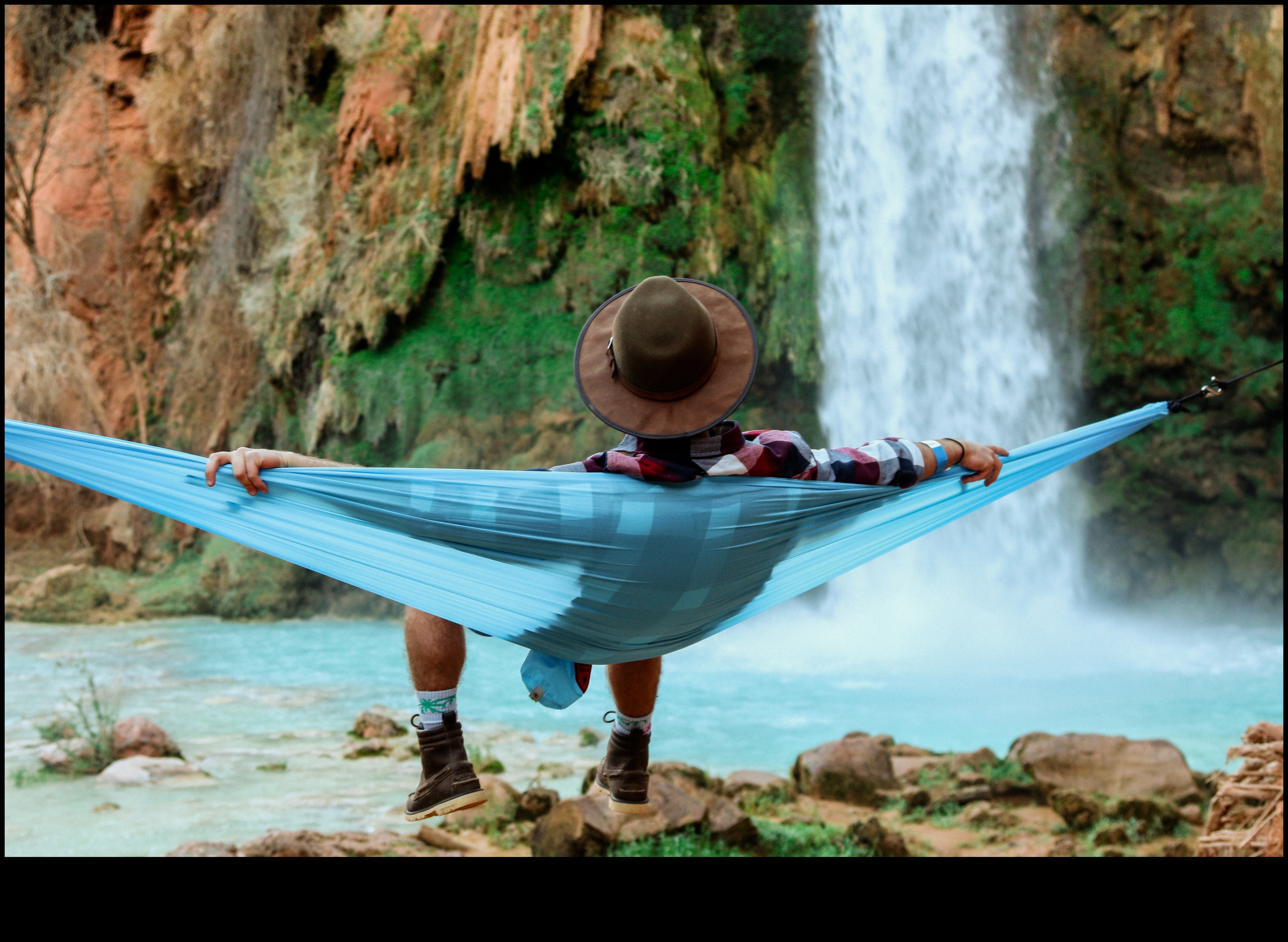 شبكة البدو: التجوال في برية الاتصالات في الفضاء السيبراني