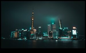 السلالات الرقمية: بناء إمبراطوريات العلاقات في الشبكات عبر الإنترنت