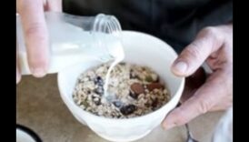 Morning Zen: ابدأ يومك بشكل صحيح مع حليب الشوفان الطازج